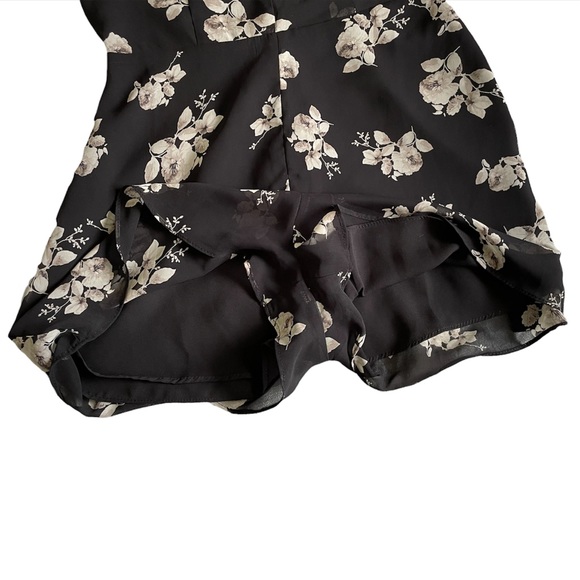 Urban Outfitters Kimchi Blue black floral romper - Picture 8 of 13